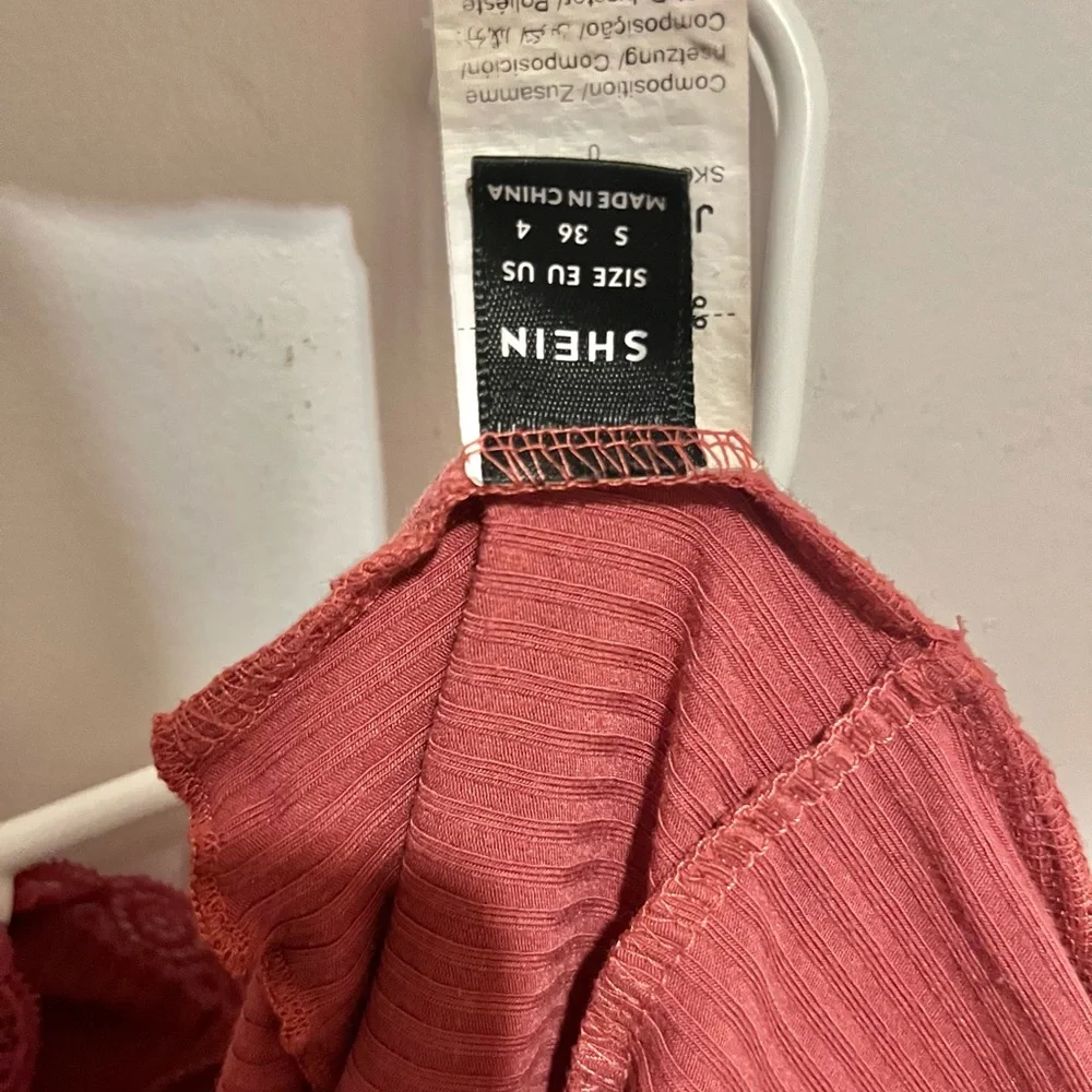 SHEIN Red Ruched Lace Blouse - Picture 3 of 3